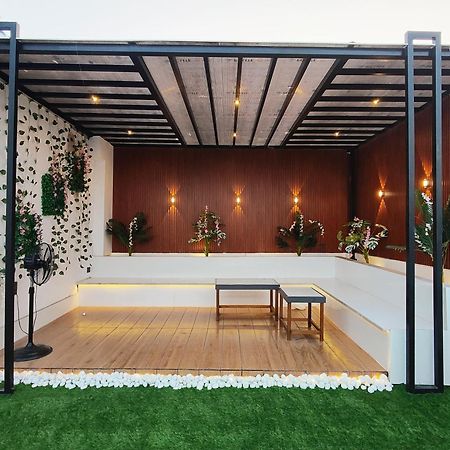 Enchanted The Roof Rekha, With Private Trace Garden Hotel New Delhi Bagian luar foto